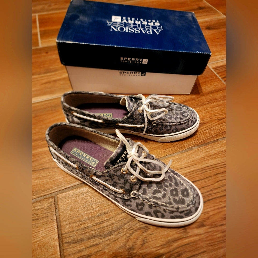 Women's Sperry Size 6.5 Leopard Print Shoes